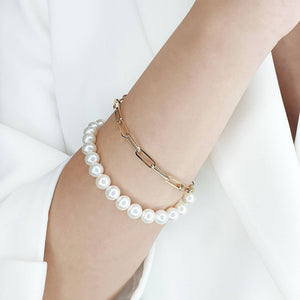 Gold Bracelet With Chain And Pearls