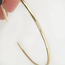 Load image into Gallery viewer, 9 diamond bangle gold
