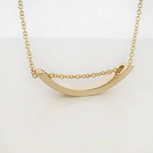 Half circle necklace in solid gold