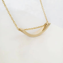 Load image into Gallery viewer, Half circle necklace in solid gold
