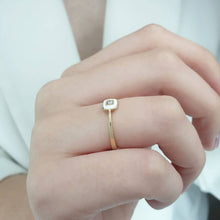 Load image into Gallery viewer, Minimalist square diamond ring
