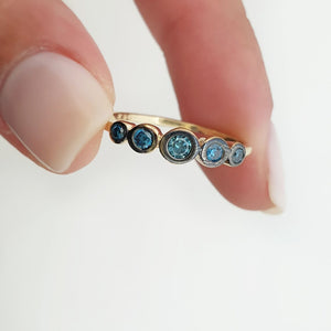 5 Blue diamonds Ring