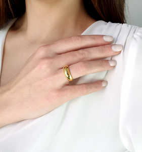 Curvature gold ring