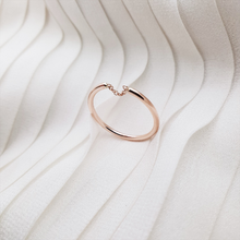 Load image into Gallery viewer, Matching ring with chain in solid gold
