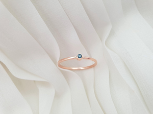 Sapphire solitaire ring in solid gold