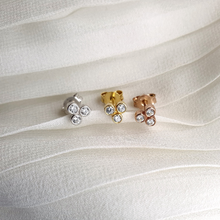 Load image into Gallery viewer, Diamond stud earrings in solid gold
