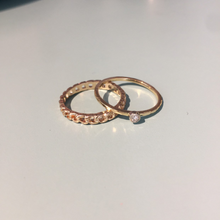 Load image into Gallery viewer, Gold ring with diamond
