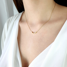 Load image into Gallery viewer, Half circle necklace in solid gold
