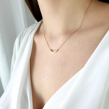 Load image into Gallery viewer, Half circle necklace in solid gold
