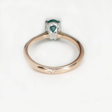 Load image into Gallery viewer, Solitaire Oval Emerald Ring
