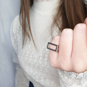 Shape Ring In Solid Gold