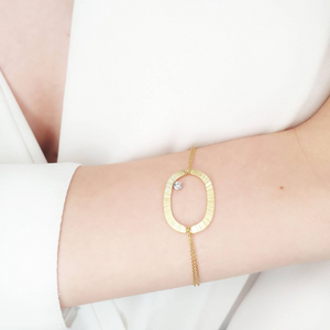 Gold Oval Bracelet With Diamond