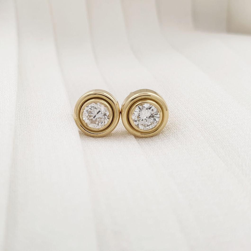 Stud diamond earrings