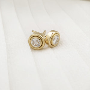 Stud diamond earrings