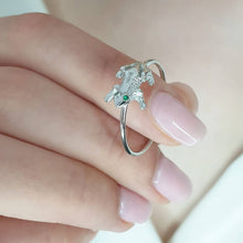 Load image into Gallery viewer, Frog ring with green diamond eyes
