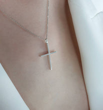 Load image into Gallery viewer, White Gold Cross With Central Diamond
