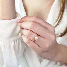 Load image into Gallery viewer, Akoya Sea Pearl Gold Ring
