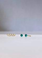 Load image into Gallery viewer, Gold Stud Earrings With Emerald
