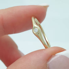 Load image into Gallery viewer, Diamond ring in solid gold
