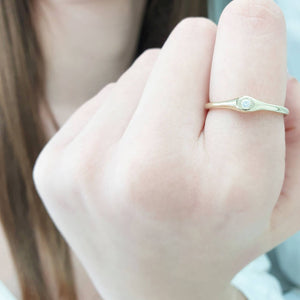 Diamond ring in solid gold