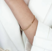 Load image into Gallery viewer, Gold Classic Bangle
