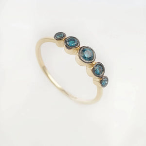 5 Blue diamonds Ring