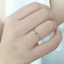 Load image into Gallery viewer, Gold Ring With Emerald
