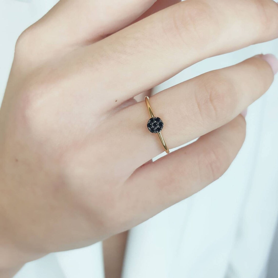 Minimale Ring With Black Diamonds