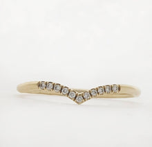 Load image into Gallery viewer, V Diamond Ring In Solid Gold
