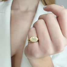 Load image into Gallery viewer, Oval Signet Ring Made of Real Solid Gold
