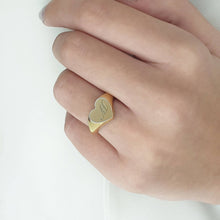 Load image into Gallery viewer, Gold Heart Signet Ring
