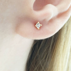 Natural diamond stud earrings