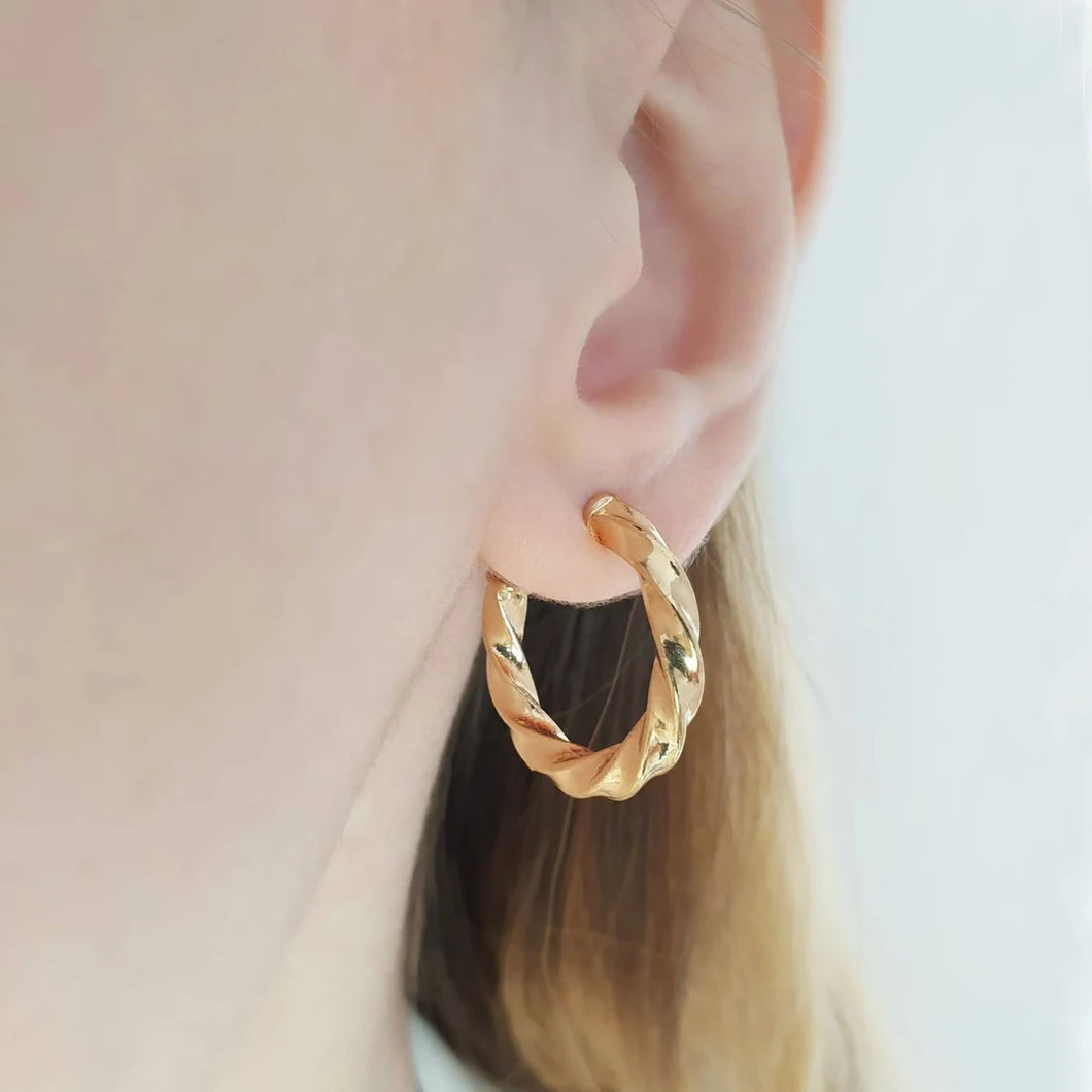 Solid Gold Twist Earring