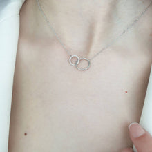 Load image into Gallery viewer, Interlocking Circle Diamonds Necklace
