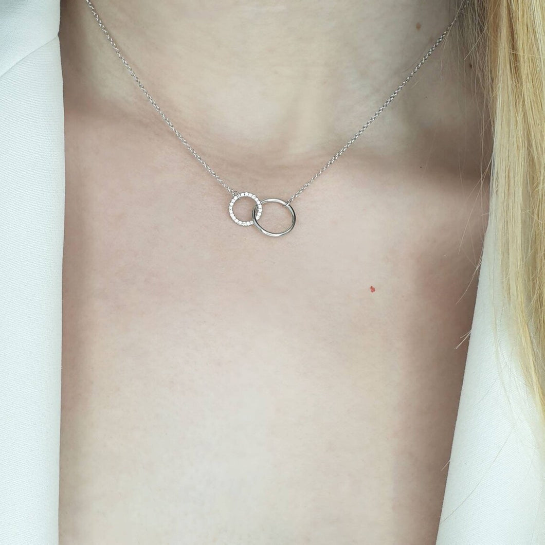 Interlocking Circle Diamonds Necklace