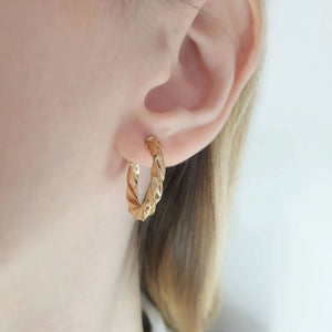 Solid Gold Twist Earring