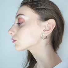 Load image into Gallery viewer, Hoop earrings
