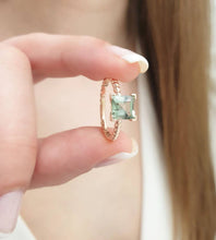 Load image into Gallery viewer, Green Tourmaline Gold Ring
