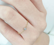 Load image into Gallery viewer, Gold Chain Ring With Diamond
