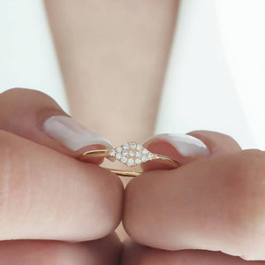 Rhombus diamond ring