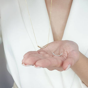 Half circle necklace in solid gold