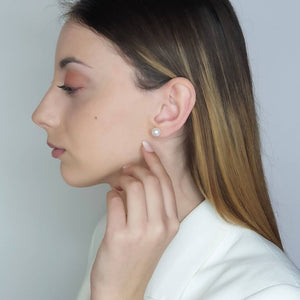 Gold Earrings With Pearls