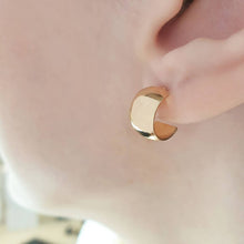 Load image into Gallery viewer, Gold Minimalist Earrings
